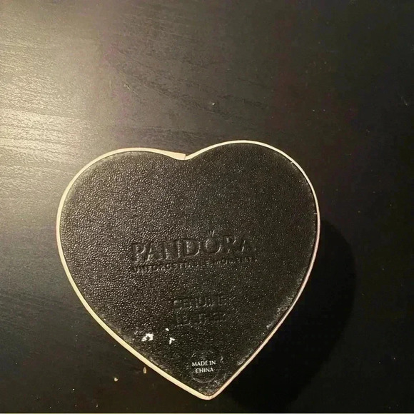 Pandora Heart Jewelry Case - Picture 4 of 5